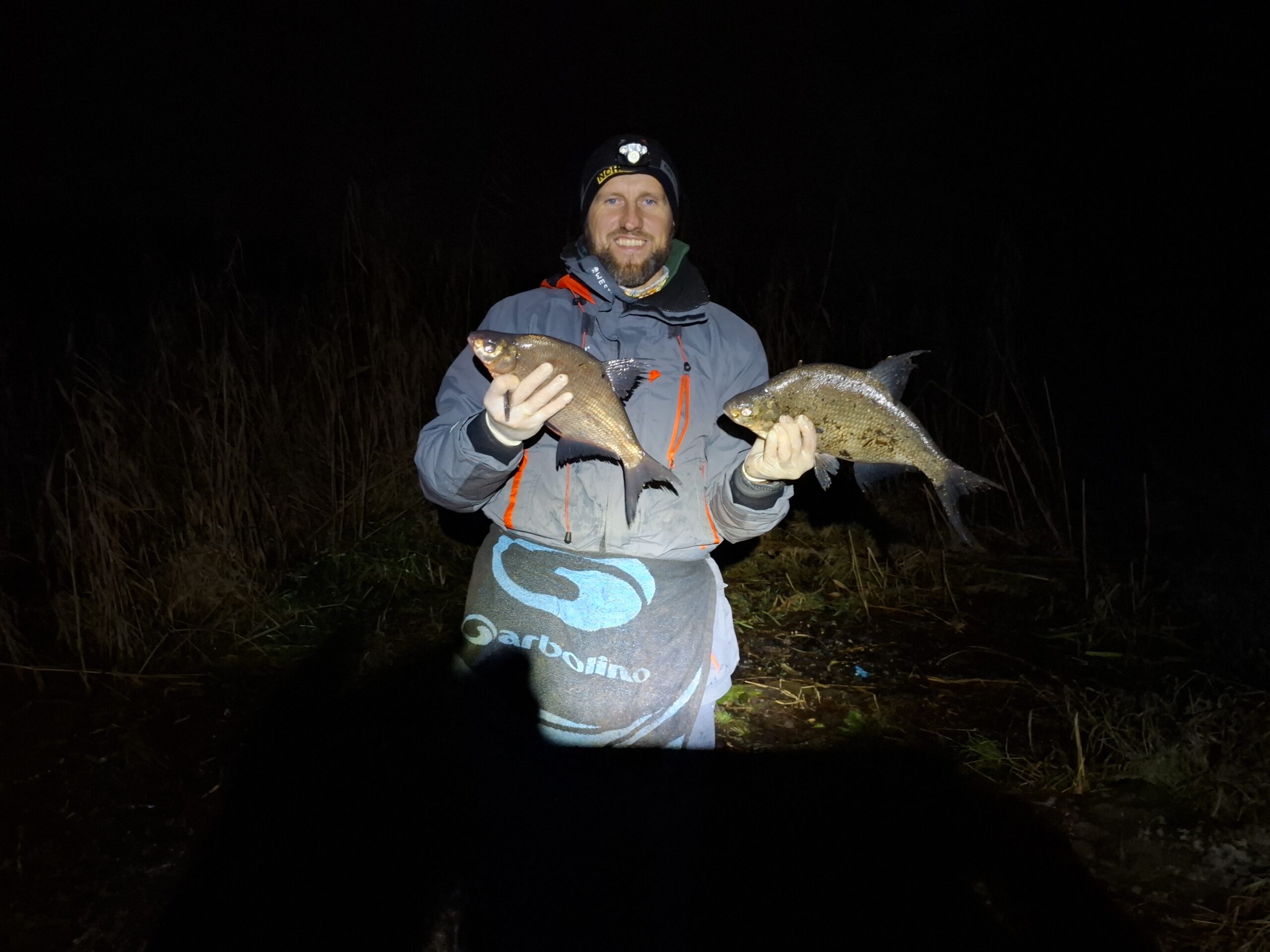 Metam pirštinę karšiams